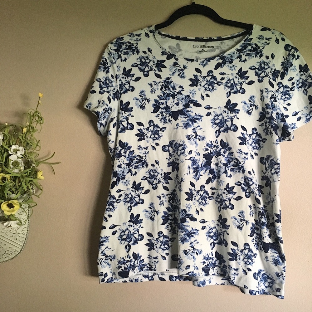 Croft & Barrow blue flowery top sz XL ✨